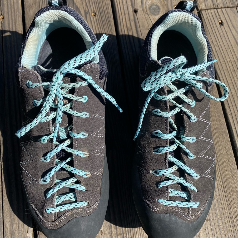 Great condition Scarpa Crux II Approach Shoes - Women’s